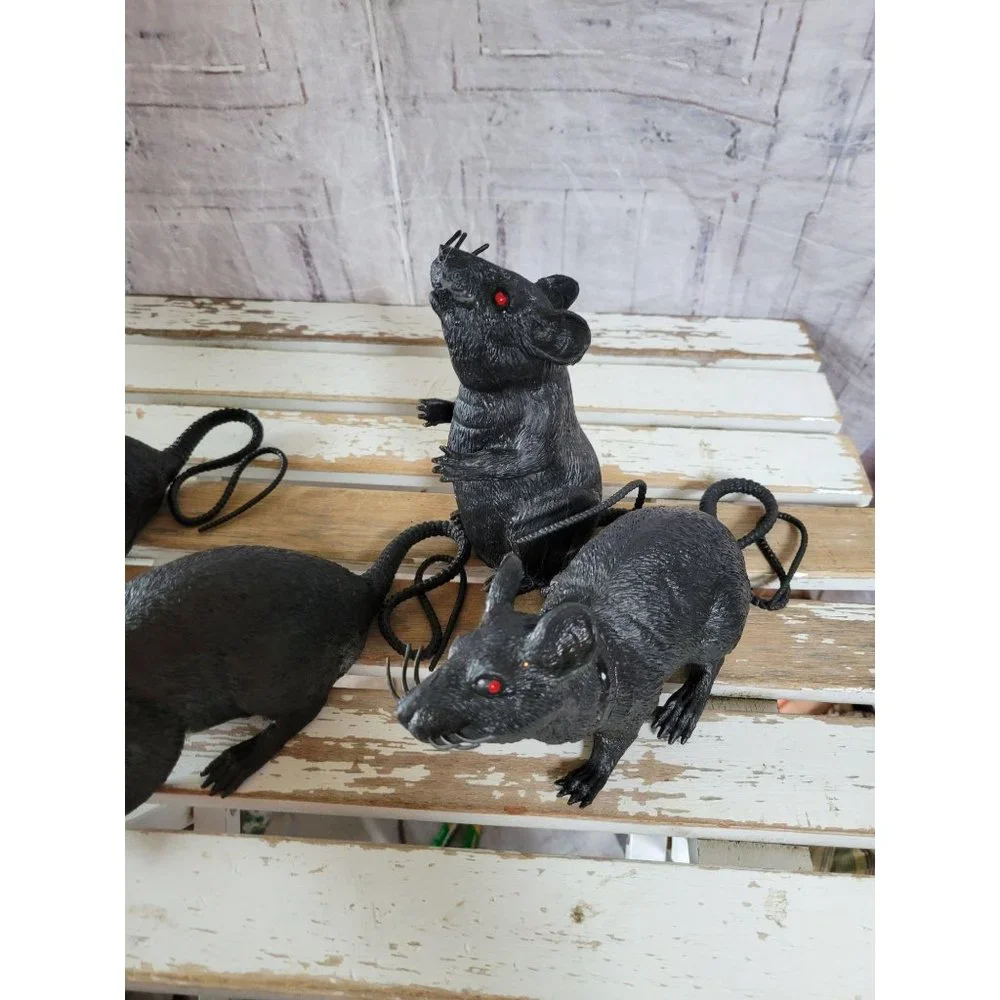 Rat‎ Halloween set mice prop squeaky